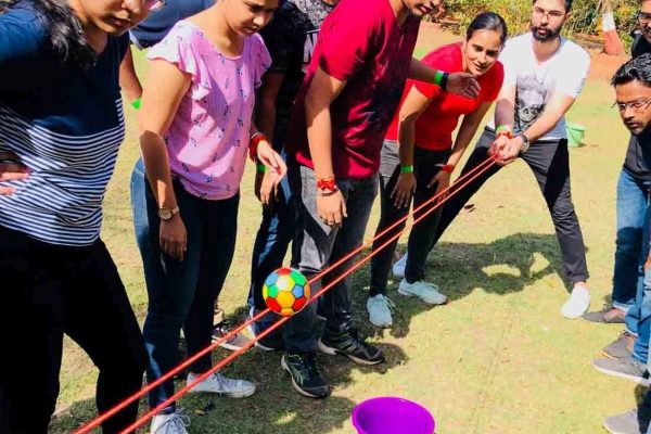 corporate team building games